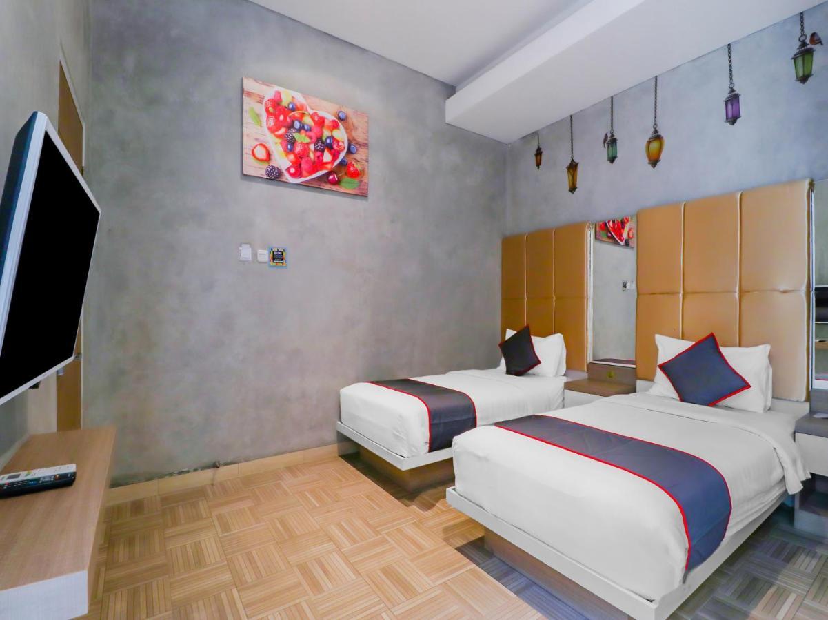 Super Oyo Collection O 31 The Batik Bed And Coffee Bandung Hotel Exterior photo